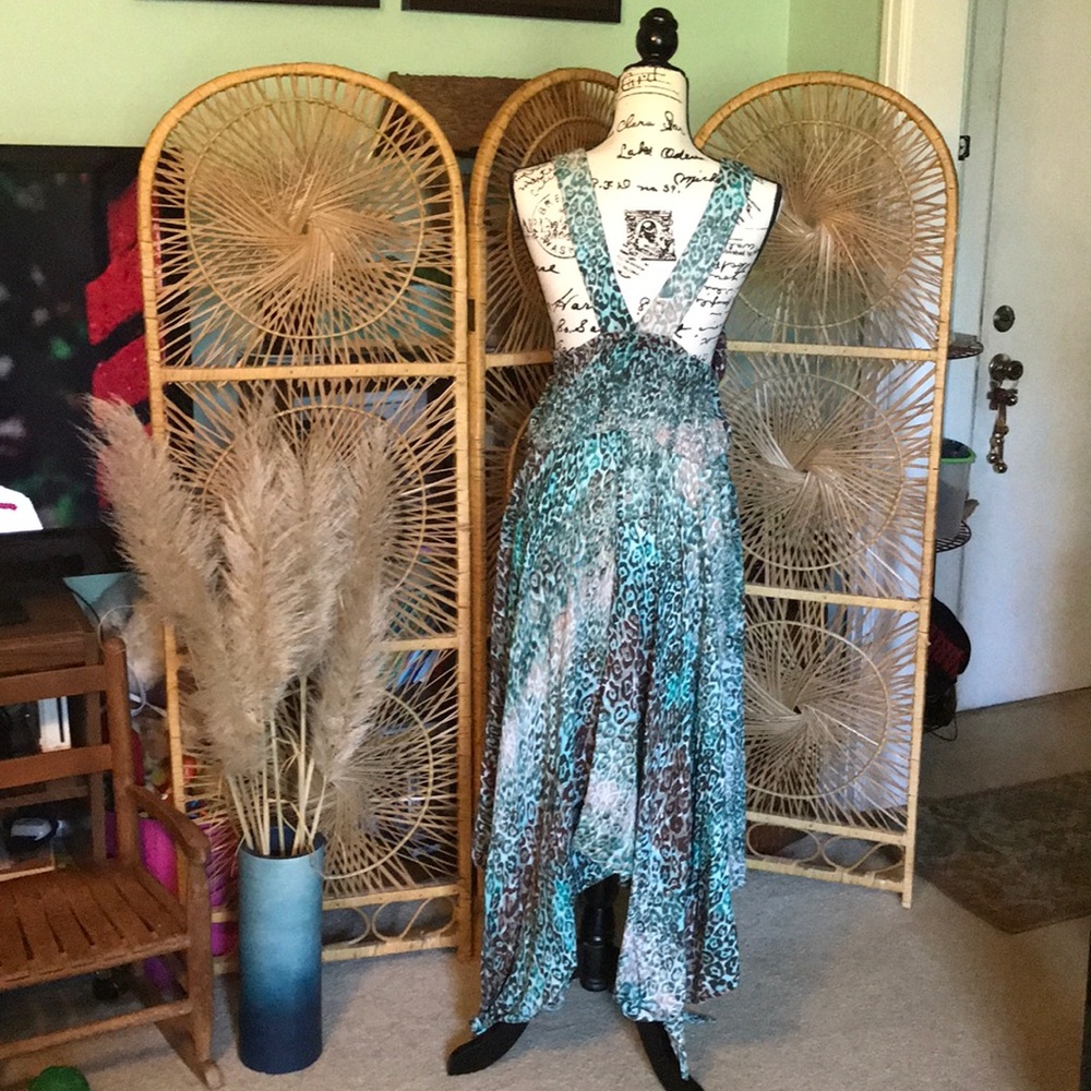 Dress - Picture 2 of 3